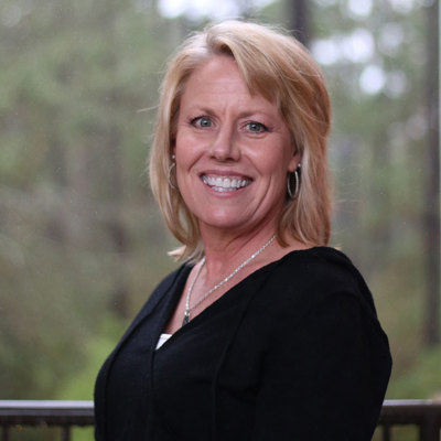 Debbie Danford headshot