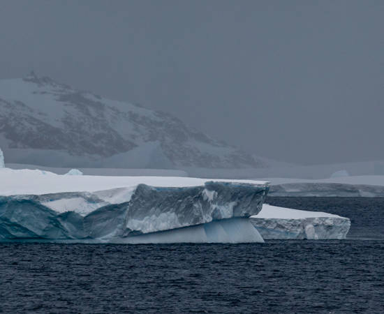 08 Lemaire Channel Ice Bergs (Xenia Rangaswami)